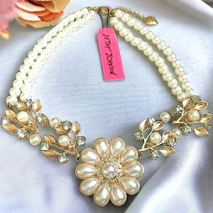 Gold-plated Crystal pearl flower necklace BOGO